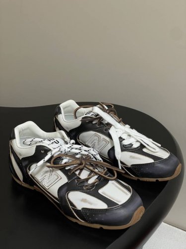 miumiu X New Balance 530 Nb联名走秀款 2025最新配色 Sl牛皮革运动鞋复古球鞋系带休闲鞋 超级无敌大热门 无论你如何穿搭请都不要放