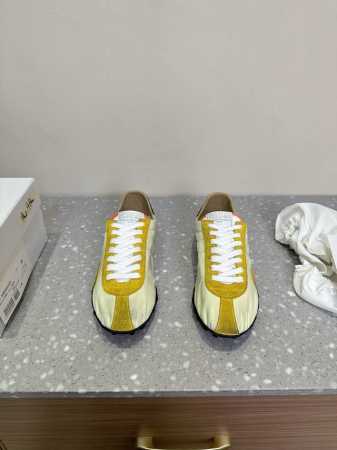 Maisonmargiela Mm6 25Ss新款 德训休闲鞋 上脚很百搭哦，也很随脚舒适，这一款德国训练鞋延续了经典的T形真皮拼接设计 头层牛皮柔软细腻的特点 - 点击图像关闭