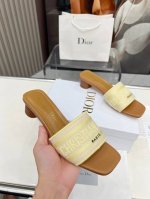 Cd迪奥女士老花刺绣皮底中跟拖鞋 克里斯丁迪奥一直是华丽与高雅的代名词，Oblique 印花棉质刺绣鞋面，原版定型，全套包装 面料: 原版定制进口oblique