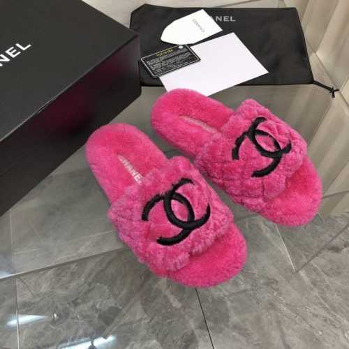 Chanel 22新款毛拖上新色 香家新款羔羊毛毛拖，脚感舒服，上脚显腿长。 秋冬来啦，赶紧入手一双好看的毛拖，搭配各种衣服都 独家原版开模大底 Size:35