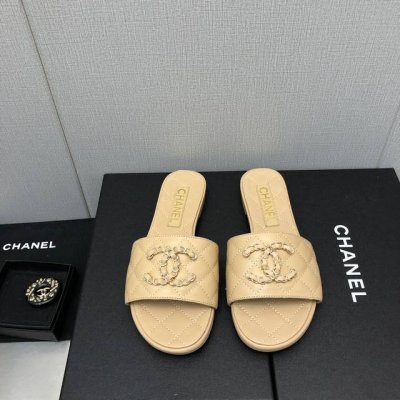 橙子出厂价p chanel 香奈儿春夏新款 双C扣菱格平底拖鞋 穿不腻的百搭凉拖 超经典的一款 休闲中带着精致 气质拿捏稳妥 今年春夏绝美加分宝藏 码数 35-
