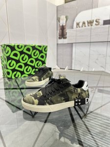 售 价: 商品商标：Dg 杜嘉班纳* 低帮休闲鞋 正码码数: 35-45 可订做46. 商品材料：鞋面进口牛皮拼接原版布料，羊皮内里，原版大底。