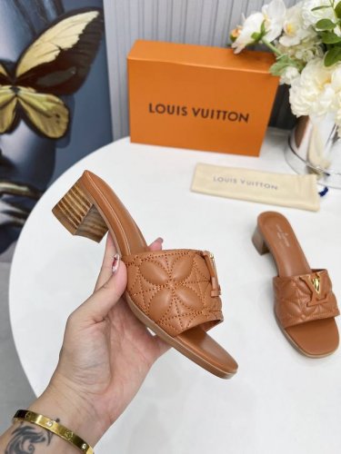 皮底+40 Louis Vuitton2025路易威登夏季新款拖鞋 原版开模Logo装饰 既时尚又美观 码数 35-43#