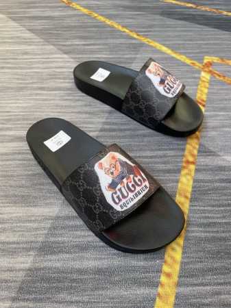 调工厂价 男装男鞋 运动原单古驰 Gucci 2025春季新款，蛇年爆单新品，情侣款一字拖，男女同款拖鞋，脚感舒适，帅气百搭，码数35-46 - 点击图像关闭