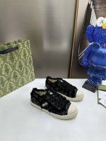 橙子出厂价p gucci 古驰春夏新款 休闲鞋 帆布鞋 运动鞋板鞋 情侣款 轻质Original Gg帆布倾情迎接新一季的到来 这款面料休闲感十足 缀饰抢眼的品