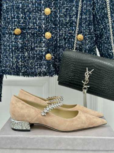 厂价 Jimmy Choo｜周仰杰经典一字钻带玛丽珍鞋 你衣柜里裙子最好的伴侣，相信我就佩服jc家的高跟鞋履设计师把女人的心理把握的很到位，做出来的鞋子绝对会让