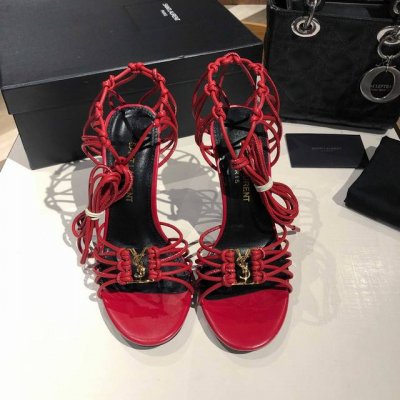 saint Laurent 圣罗兰 夏日清凉爆款，闪亮登场！ 原版开模字母扣 意大利真皮大底。 跟高:10.5Cm 颜色:黑色，杏色，棕色，咖色，红色 Size