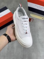 工厂p价p 实价 Thom Browne 汤姆.布朗 Tb官网同款 原单爆款运动鞋 头层牛皮加透气布料1 1原板 羊皮内里鞋身配件开模 品质 亲们你还为穿着搭配