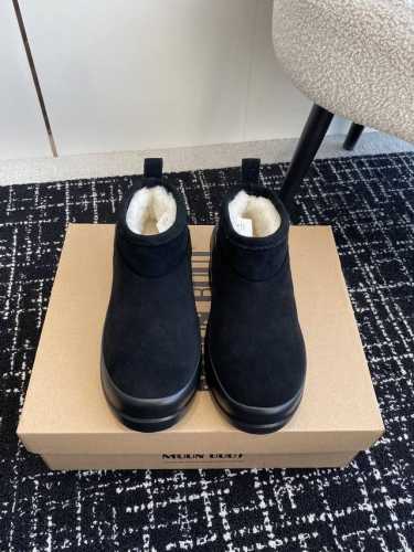 代购级 MOON BOOT LUNA系列 24秋冬季新款 雪地靴 长期主义购物一moonboot雪地靴因为冬天想去追极光，对比了很多雪地靴，超轻发泡大底 moo