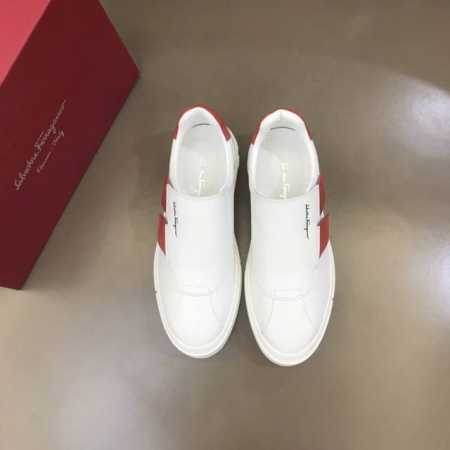 Salvatore Ferraga** 高端男士低帮时尚运动鞋，这款休闲鞋结构新颖，由柔软的小牛皮制作，鞋面的撞色元素凸显大胆前卫气息，头层羊皮内里高档舒适。这 - 点击图像关闭