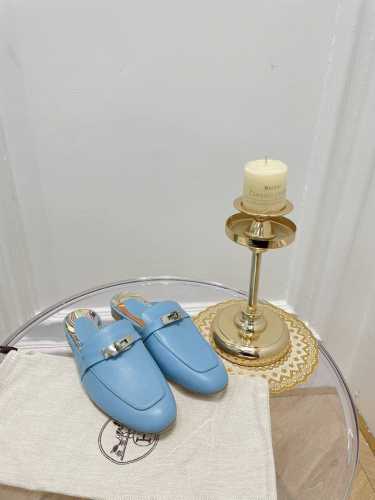 爱马仕 HerméS 乐福攀扣五金拖鞋 高品 原版工艺 浅蓝 款式经典 简约 此款主要对比的就是工艺 品质 爱马仕 HerméS 夏天开始不一样的夏天生活 爱马