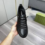 古奇新款休闲运动鞋 休闲时尚爆款， 版型简洁大气， 面料采用进口牛皮，舒适猪皮内里，原版耐磨橡胶大底，独家新款，实物拍摄，两色可选，码数：38-44