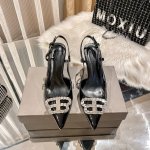 橙子出厂价p balenciaga 巴黎世家新款 水钻Bb扣尖头高跟凉鞋 高跟鞋 巴黎世家的鞋子绝对开了挂 整双鞋的精髓就是它的鞋头了 够长够尖 并且不带臃肿感