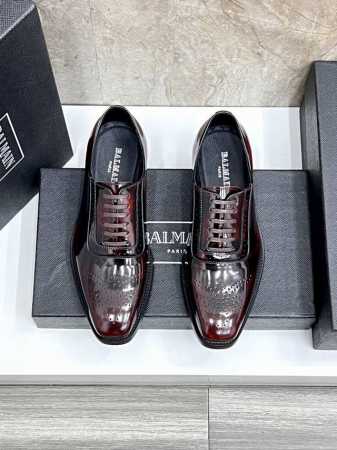 balmain 巴尔曼新款男士皮鞋 面料采用进口原版牛皮 车缝线工艺打造 全进口胎牛皮 看得见的质感 重工车线 标配Logo牛皮垫脚 大牌体验 上脚柔软舒适 男 - 点击图像关闭