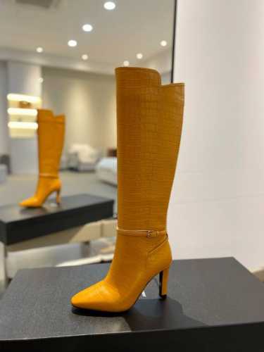 年度畅销款 圣罗兰 秋冬新款 圣罗兰 Saint Laurent0， 开始叫做Yves Saint Laurent 或 简 做YSL，是法国人伊夫 圣 罗伦 Y