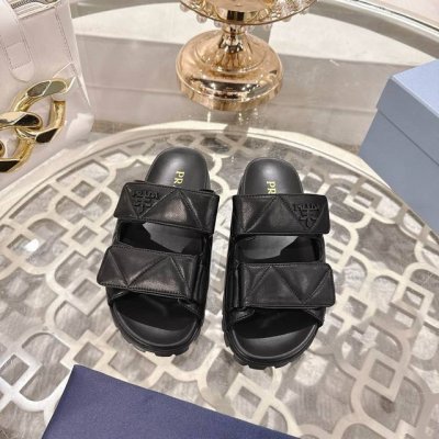 实价： prada，夏季新品，顶级羊皮面料。上脚百搭舒适，码数35至41。