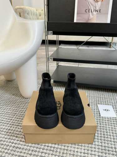 UGG秋冬新款冬季雪地靴，厚底增高加绒保暖一脚蹬棉鞋。特显腿长。 面料，牛磨砂 内里，羊皮毛一体 原板组合大底 码数：35-40#