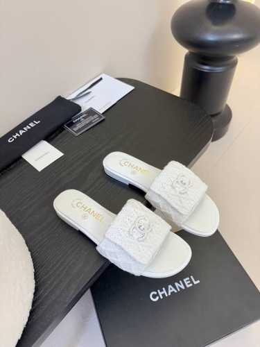 Chanel 25C新款书包扣拖鞋回归的经典书包扣设计 特别Vintage 复古味十足乐福鞋也长到了审美上 鞋面牛皮 内里羊皮 原版大底Size:35-39 4