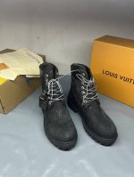 冲量 顶级版本男+10 情侣款Lv X Timberland 添柏岚 联名款 老花 压花 大黄靴 及踝靴 短靴 Lv X Timberland 及踝靴取材 Mo