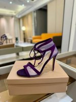价格P： Gianvito Rossi 2025 这款高跟鞋 极简主义的 Elle、Gianvito Rossi 秉承了其传统意大利工艺，专注精巧细节，打造优雅