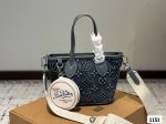 Lv Mini 牛仔购物袋万年不过时 专用Lv面料原单五金 原版开模定制 专柜女包 手感超软 超舒服 全部五金都带Logo 时尚百搭，网红街拍首选尺寸 20 1