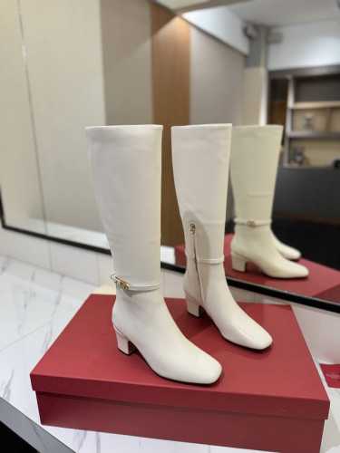 VALENTINO GARAVANI TAN-GO小牛皮踝靴 -脚踝饰带，配以VLOGO SIGNATURE搭扣顶级版本绝对史上最强货 欢迎对比 舒适好穿楦型