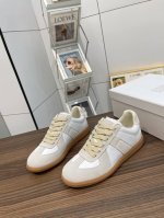 冲量价: 男+10 Maisonmargiela Mm6德训休闲鞋鬼才设计师品牌，一个轻奢品牌上脚很百搭哦，也很随脚舒适，这一款德国训练鞋延续了经典的T形真皮拼