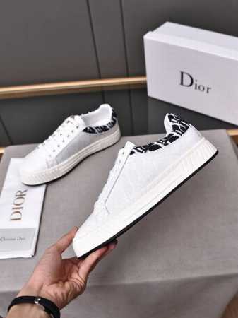 Dior 鞋面采用头层牛皮压花 舒适透气羊里 超轻超软像胶大底 两色选 38-44 45定做 - 点击图像关闭