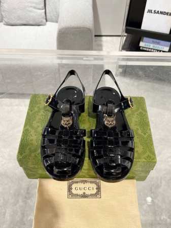 情侣款Gucci 25Ss 春夏最新款 双G果冻凉鞋 专柜购买原版 正品一比一开发 所有细节 材料 全部跟你在专柜买到的都一样 欢迎细节对比 码数:37 44 - 点击图像关闭