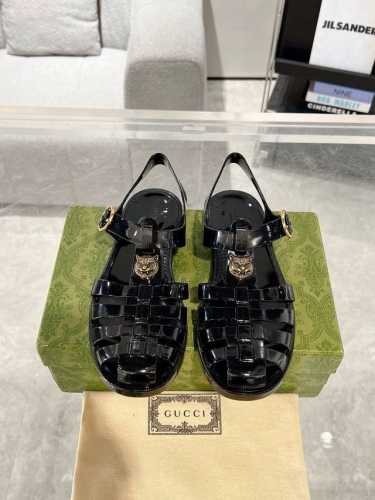 情侣款Gucci 25Ss 春夏最新款 双G果冻凉鞋 专柜购买原版 正品一比一开发 所有细节 材料 全部跟你在专柜买到的都一样 欢迎细节对比 码数:37 44