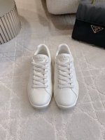 出厂价p 顶级版本 prad*新款休闲鞋板鞋 原版购入打造 1:1细节复刻 顶级版本 鞋面超软羊皮 内里垫脚牛皮 原版开模大底 尺码35-39 40 41定做