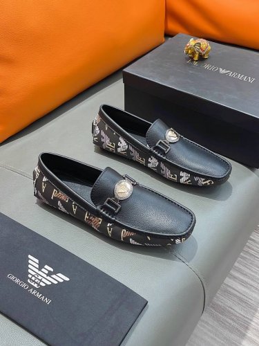 商品名称：Armani 阿玛尼 正规码数: 38-44 豆豆鞋 商品材料：精选 牛皮鞋面，柔软羊皮垫脚；原厂特供大底。