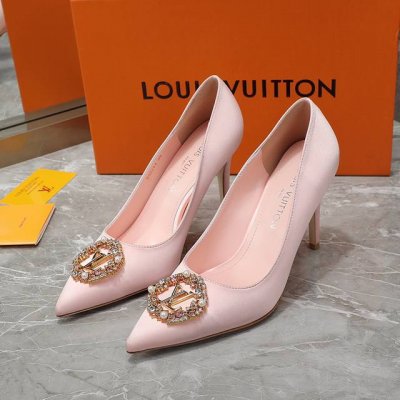 工厂价 Louis Vuitton 路易威登 2024年新款单鞋 鞋面：真丝 内里：羊皮 鞋底：意大利真皮大底 跟高：1.5Cm 9Cm 码数：35-40
