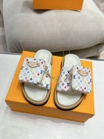 橙子出厂价p louis Vuitton 路易威登 Lv新款 带包包魔术贴平底拖鞋 休闲凉拖 情侣款 代购级别 高级感十足 国内外博主刷爆的一款 复古又时髦 上