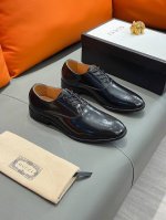 商品名称：Gucci 古驰 正规码数: 38-44 西装鞋 商品材料：精选 进口牛皮鞋面，柔软羊皮内里；原厂大底。
