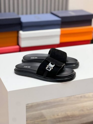 Dior 顶级版 Size39-44 38.45定做 Ss迪奥最新男款拖鞋必备 Dior Alias男士真皮拖鞋 这款 Alias 凉鞋夏季新品 彰显休闲高雅的