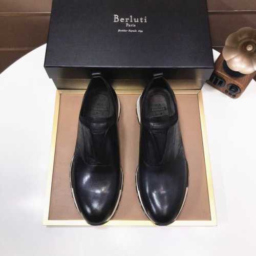 工厂批 Berlut* 布鲁提 男士高端皮鞋 官方最新发布走秀新款 进口牛皮材质 内里进口小牛皮 真皮大底 轻便舒适 。Berlut* 徽章和logo印花俘获视