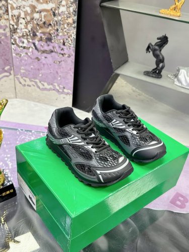 工厂p价p bv Orbit运动鞋 王一博 同款 情侣款老爹鞋 runner运动鞋 采用轻质科技网布面料 搭配几何图案设计橡胶外底 认准套包工艺 实际增高很多哦