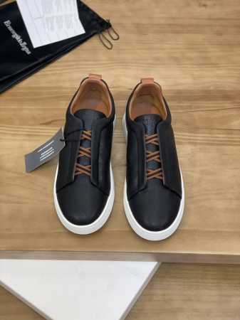 售 价 商品商标：杰尼* 杰尼亚* 低帮休闲鞋 正码码数 38-44 可订做45 商品材料：鞋面进口牛皮，羊皮内里，原版大底。 编 号：846 - 点击图像关闭