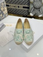 DIOR GRANVILLE 2024官网新款渔夫鞋，草编鞋提花绣刺渔夫鞋。頂級高版本原版1：1復刻 Dior迪奥春夏新D家 经典logo压花设计可谓是这两主年
