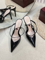 gucci 24Ss春夏新款 G家尖头交叉V型系列，经典再现，简约设计高雅品质，鞋面以开边珠材料匠心打造，鞋面缀饰亮眼交叉小斜边的设计，后带着釆用松紧带五金品牌