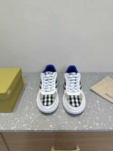 皮面 限男款 Burberry巴宝莉Box系列 格纹 休闲 运动鞋 原版购入开发 做货 Box系列运动鞋 选用光滑小牛皮面料打造，点缀马术骑士徽标 EKD 压花