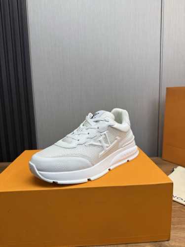 工厂p价 lv.男鞋专柜爆款 官网同步 1:1高品质出货原版牛皮拼舒适网面. 原厂原版底 38-45 38.45定做不退换