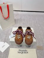 工厂p价 麦昆专柜24Ss新品. 高版本.原版购入.原版1:1开发做货. 有图有真相. 黑白色皮面面料为柔韧大象纹压纹羊皮.骚粉色面料为爆裂纹柔韧羊皮. 内里为