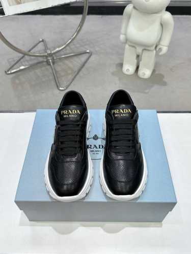 出厂价 Prada 225普拉达新品，实力来袭！众多网红同款，时髦百搭Nice单品，意大利专柜代购原版鞋开发，1比1照足原味复刻。今年的主题就是不被定义 通过简