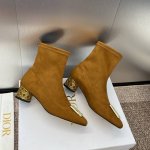 工厂价 Dior 迪奥2024秋冬新款Icon系列骑士女靴 明星同款CD字母logo圆柱跟机车短靴 圆头低跟一脚蹬弹力靴 材质：鞋面进口麂皮绒: 进口皱漆羊皮+