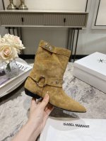 Isabel Marant 伊莎贝尔尖头马鞍扣按扣褶皱平底套筒短靴 铆钉短靴。简约百搭款。材质：鞋面:头层小牛皮 牛反绒。牛皮内里，真皮大底。 码数：35-39