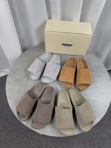 冲量价: P310 Birkenstock 勃肯糖果色系列拖鞋！ 脚背双交叉魔术带设计，极简主义，糖果色调，舒适度极佳！勃肯的鞋子一定要上脚穿了，你才知道它有多