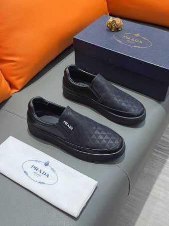 商品名称 Prada 普拉达 正规码数 38-44 套脚鞋 商品材料 精选 牛皮鞋面，柔软羊皮垫脚，原厂特供大底。 - 点击图像关闭