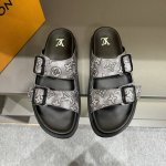 louis Vuitton 路易威登 最新款 系列 Oblique 厚底 拖鞋 凉鞋 原版购入开发 做货 这款 Lv H-Town 凉鞋致敬运动风格经典标识 彰